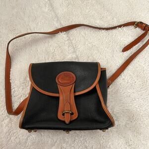 Vtg Dooney & Bourke Essex Black Crossbody All Weather Leather Heritage Made USA
